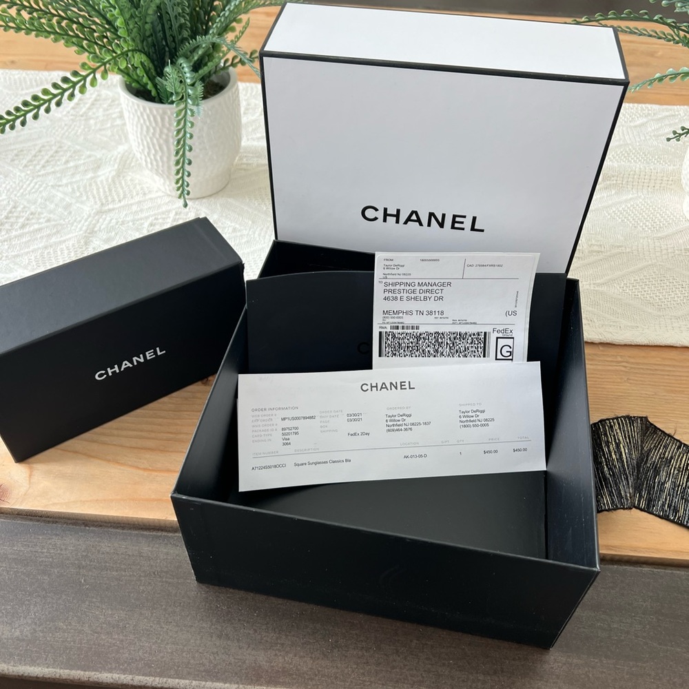 Authentic Chanel boxes - Picture 3 of 4